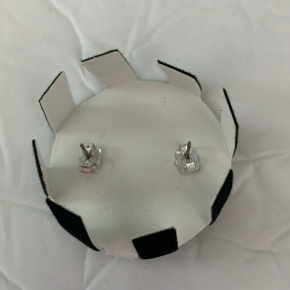 🆕 Avon June 2-in-1 birthstone earrings - Picture 4 of 7